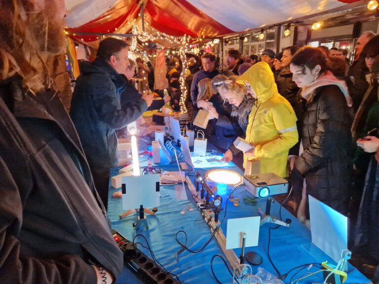 Light phenomena outreach at ‘Night of Lights’ in historical city center Delft